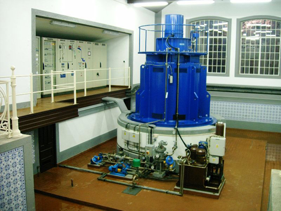 O grupo com Turbina Kaplan da Mini-hídrica dos Infernos